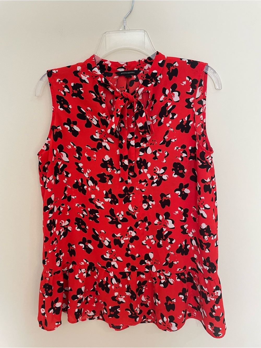 Banana Republic Red Floral Crepe Tie-Neck Sleeveless Blouse Women’s Size S